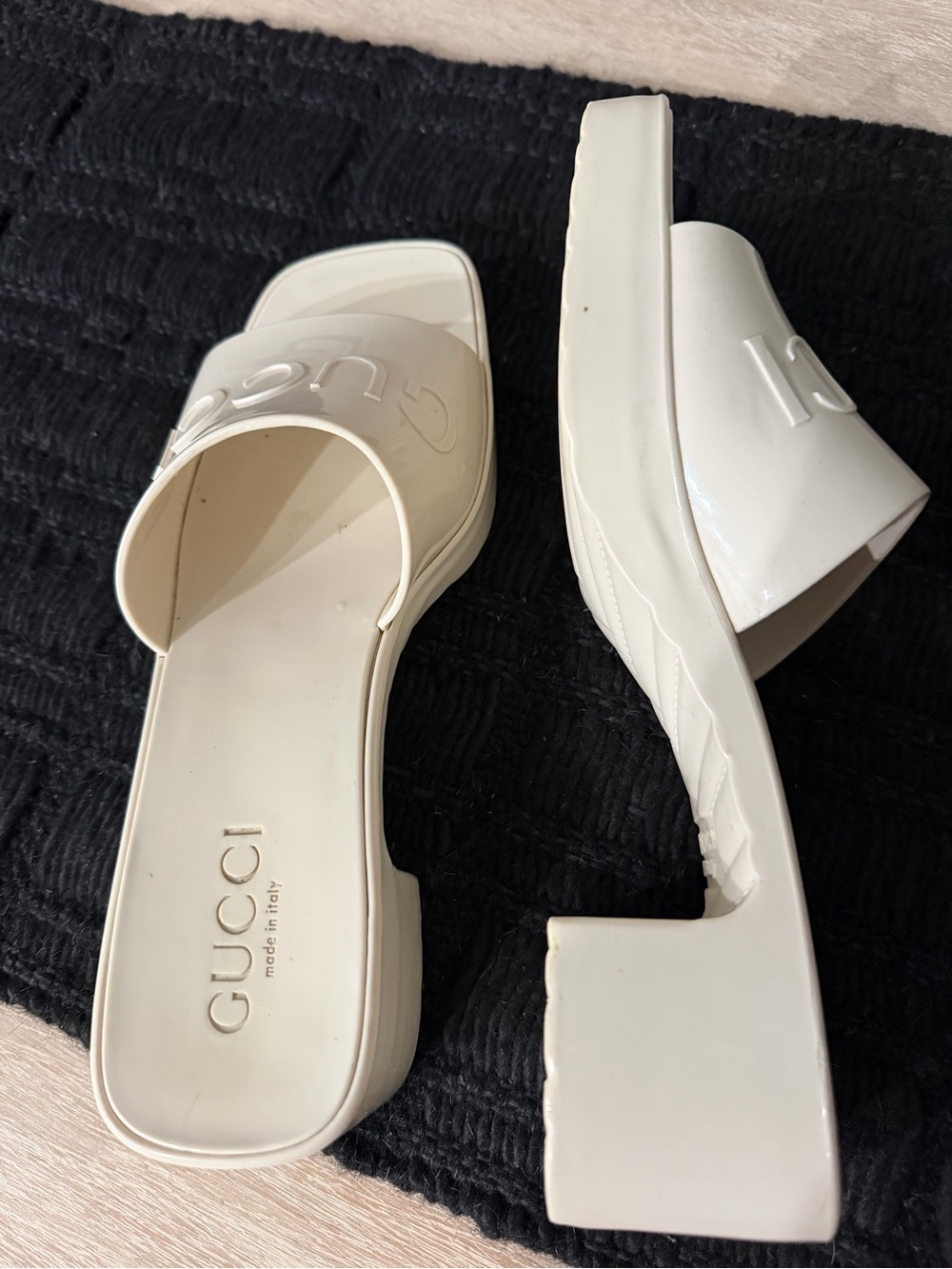 Gucci Women's White Patent Slide Sandals 39